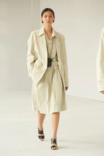 Look 15